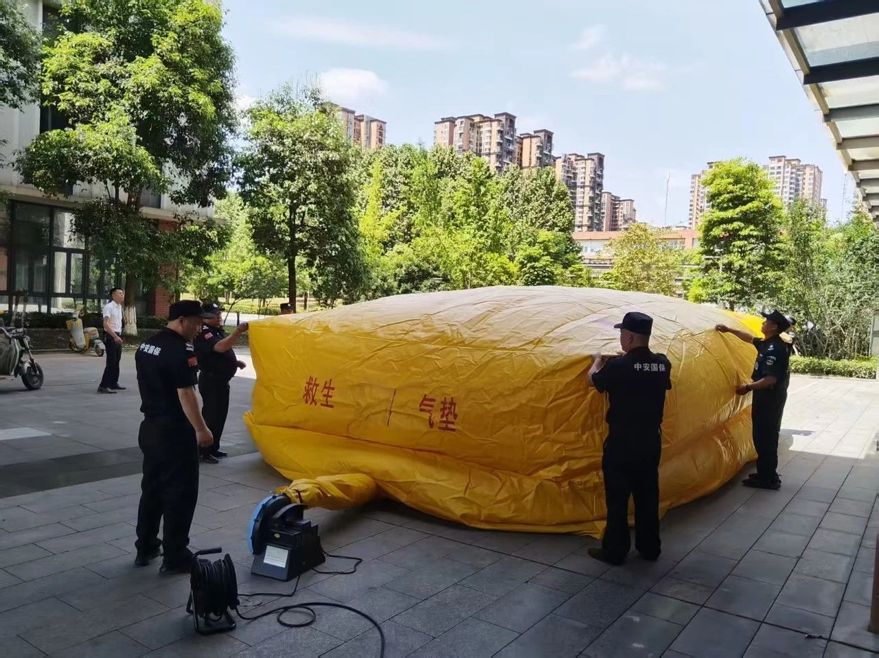 1749194669508423.jpg 65.jpg